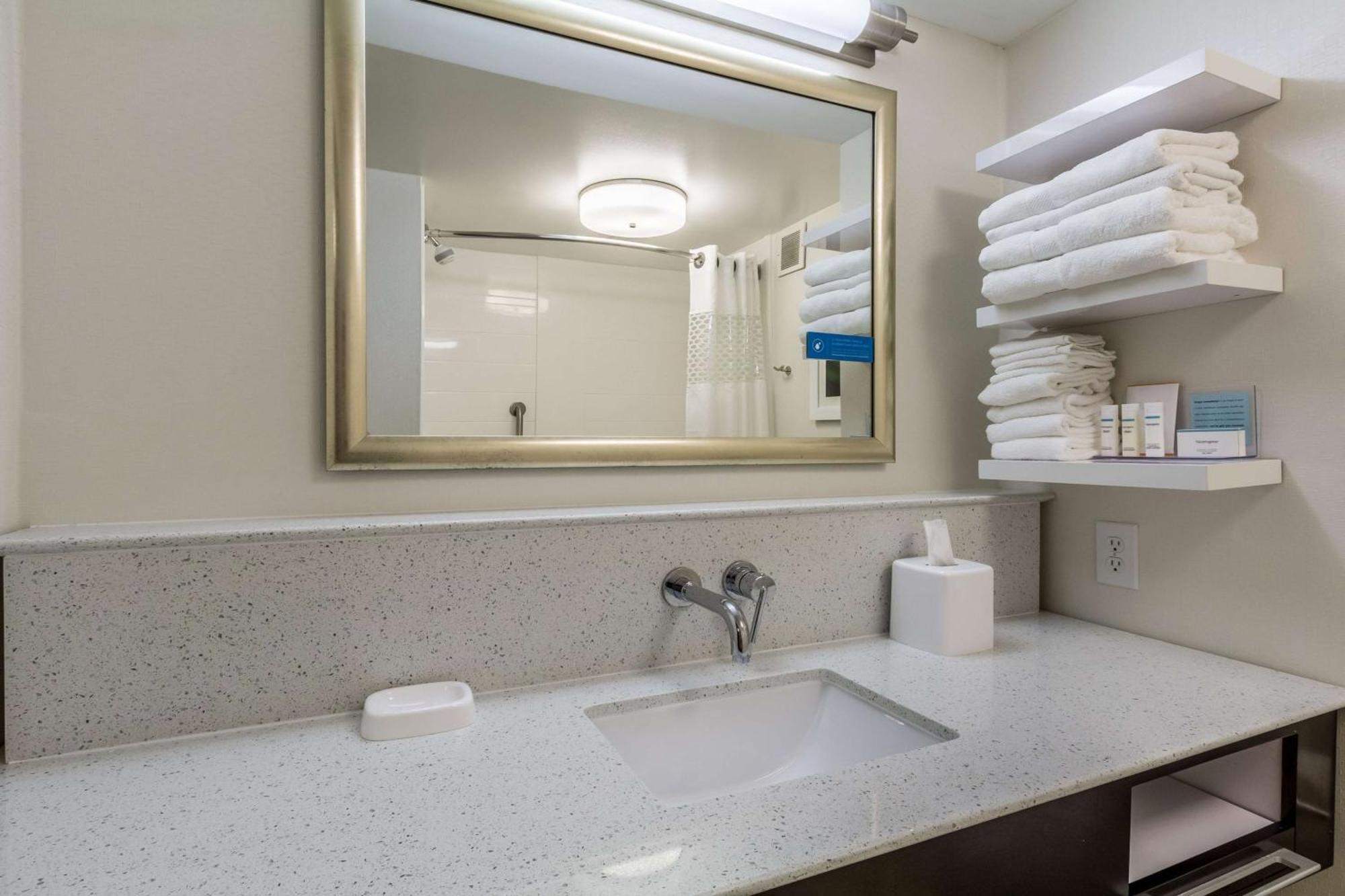 Hampton Inn Jackson Pearl Intrntl Airport Exterior foto